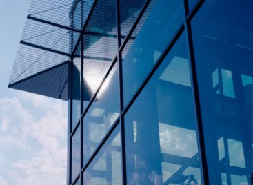 მზის კონტროლის მინა